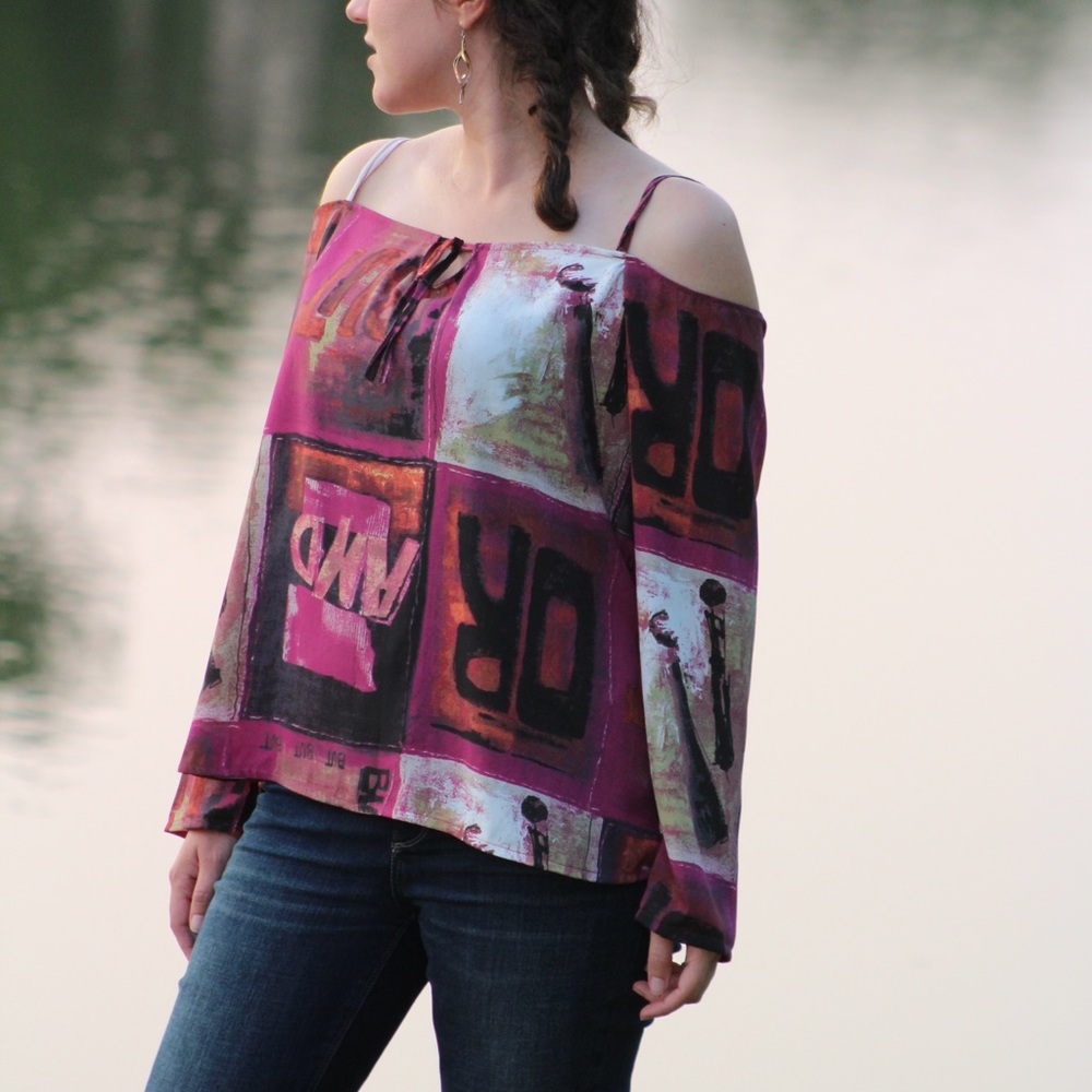 Women’s Cold Shoulder Blouse. (NEW) accept offers!